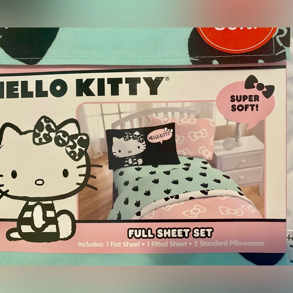 Hello Kitty Black Green Heart Themed Full Sheet Set